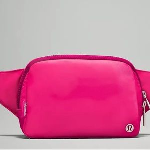 BESTSELLER Lululemon Everywhere Belt Bag Large 2L